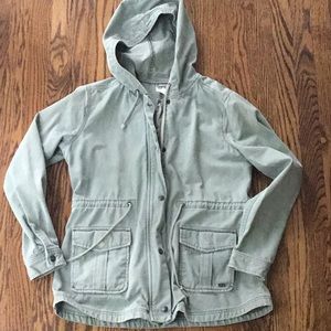 Levi’s army green jacket with pockets